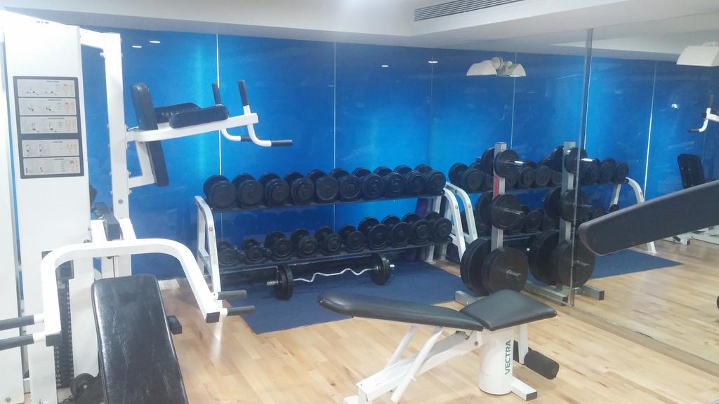 The Park Bangalore, Mg Road Kültér fotó A gym in India