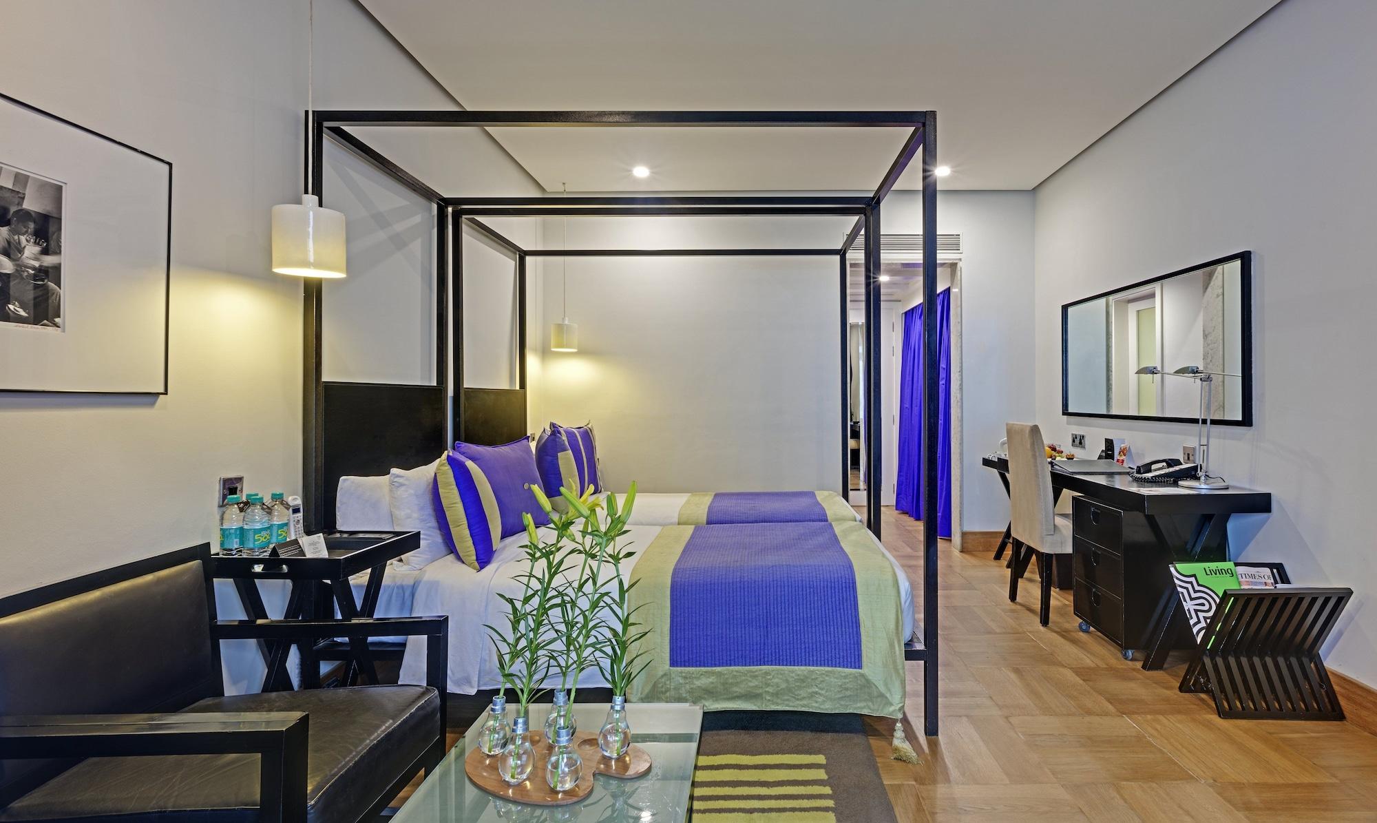 The Park Bangalore, Mg Road Kültér fotó A room at the Taj Bengal